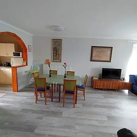 Borbarat Vendeghaz Ξενοδοχείο
